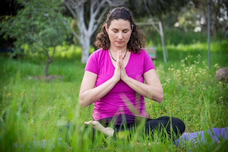 קורס דיגיטלי של יוגה לנשים